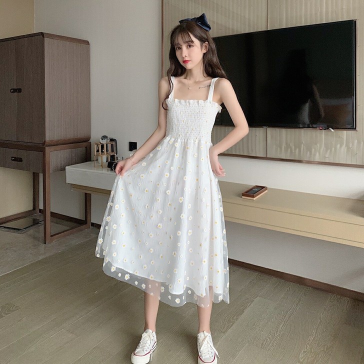 网纱白色小雏菊吊带裙女夏显瘦气质甜美森系连...