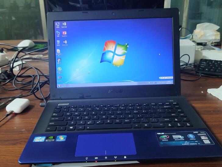 笔记本是华硕跟联想i5-8G内存，固态硬盘...