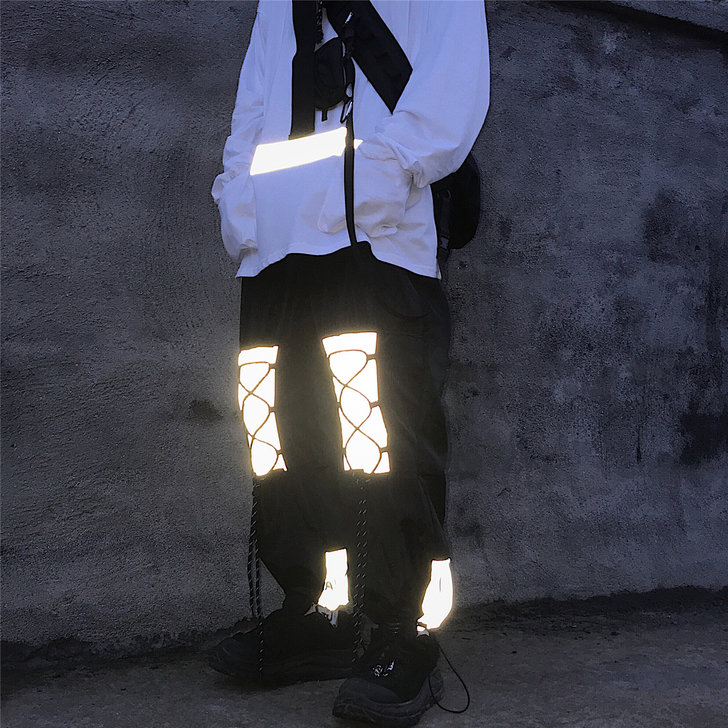 买的裤子，个人太瘦穿得有点大，拍照什么好看...