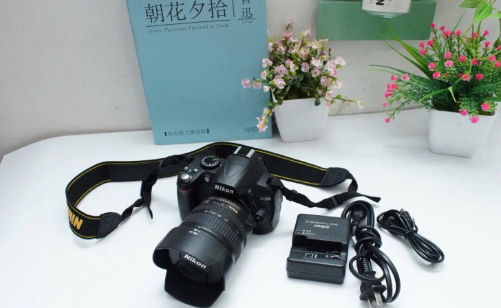 尼康d3000反相机  95新  具体成色...