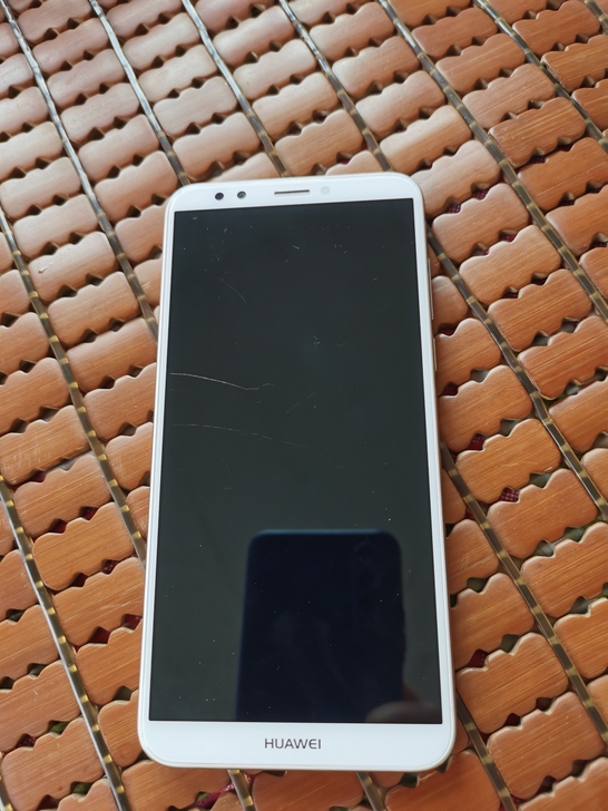 品牌型号 ：华为畅享8