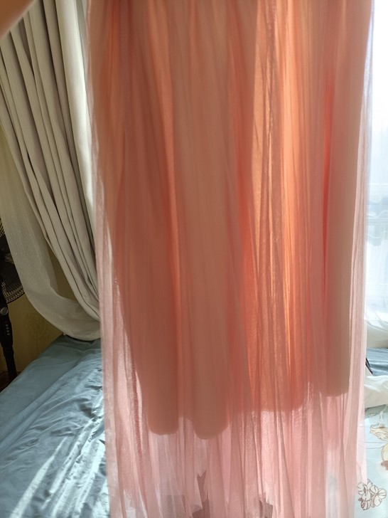 很粉萌的藕粉色，穿上就是小仙女本仙了，，两...