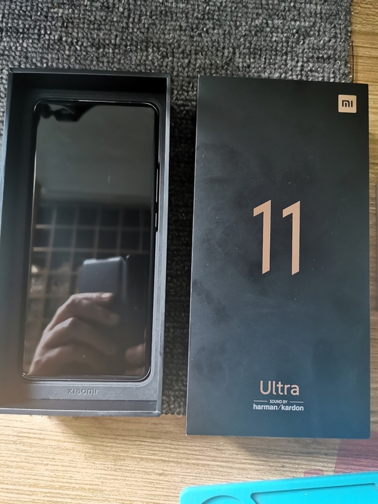 小米11Ultra白色12+256G没有瞌伤