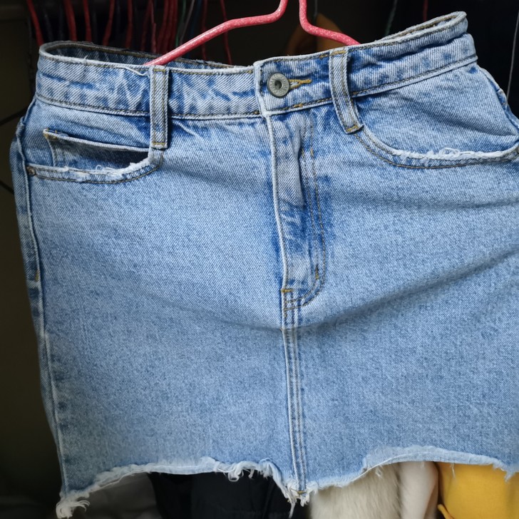 在商场买的，穿了几次，一直闲置在家，喜欢的...