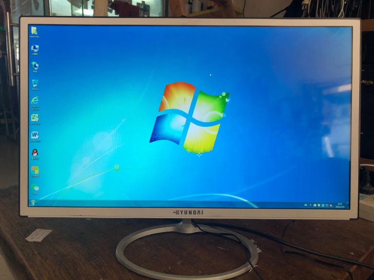 22寸显示器 窄边框 超薄款 品牌:现代