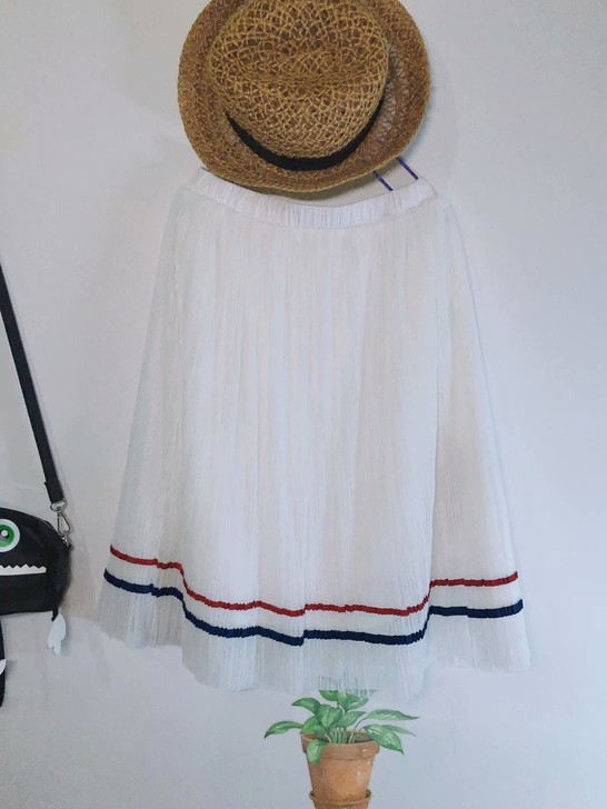 半身裙，全新带吊牌未穿过。115斤以内都可...