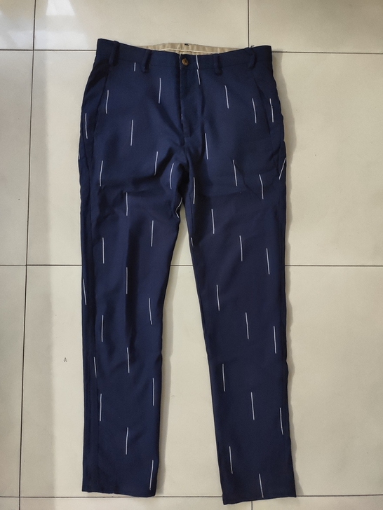 修身休闲裤。国潮设计师品牌。