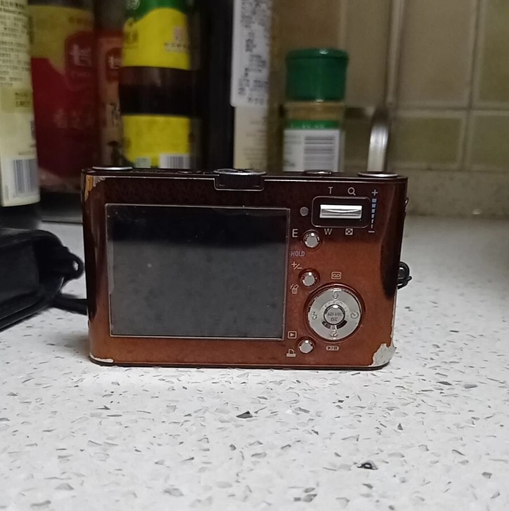 三星NV3相机，功能正常，带电池，内存卡，...