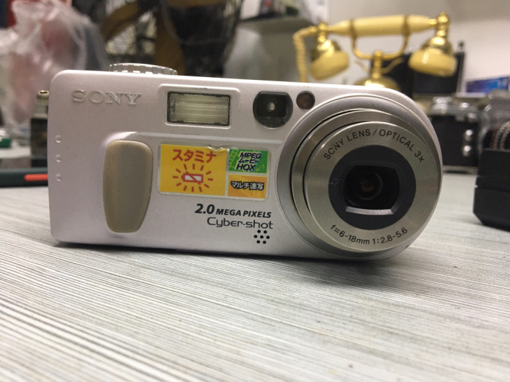 CCD数码相机二手复古相机，索尼P2标价就...