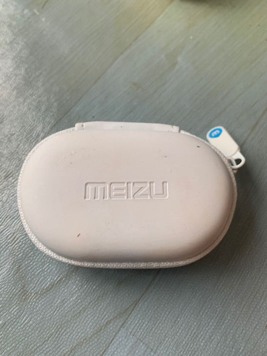 魅族蓝牙耳机，以前男朋友是魅族粉儿，买了个...