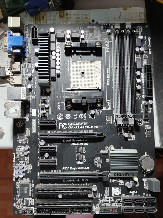 技嘉f2a85x d3h 电脑主板8个硬盘...