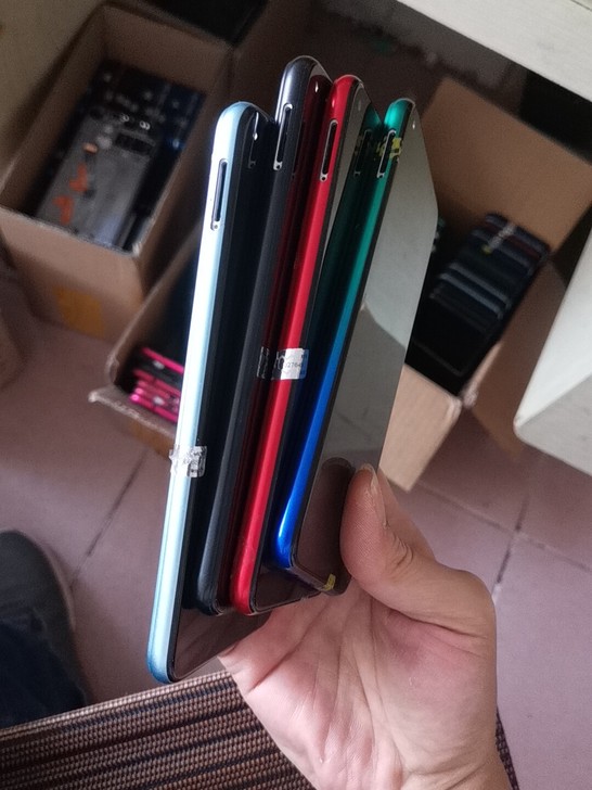 不是手机。华为畅享10  荣耀play3....