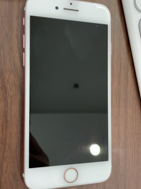 出个iPhone7，国行32g，无任何毛病...