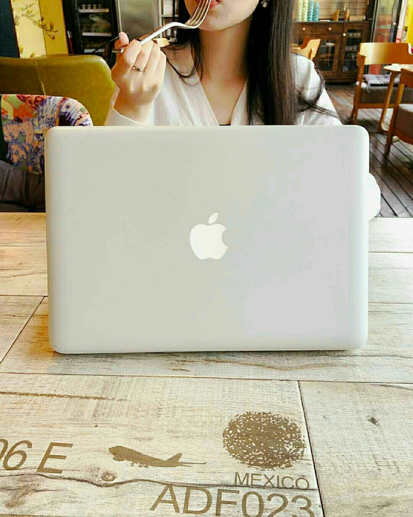 闲置笔记本电脑MacBookpro用了一年...