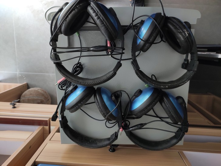 7个电脑耳机，打包80包邮