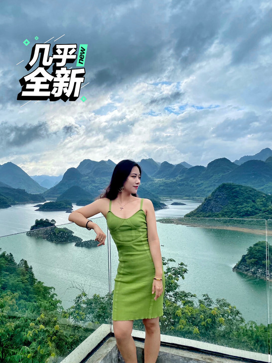 绿色裙子，针织衫裙子，针织裙。购物实体店，...