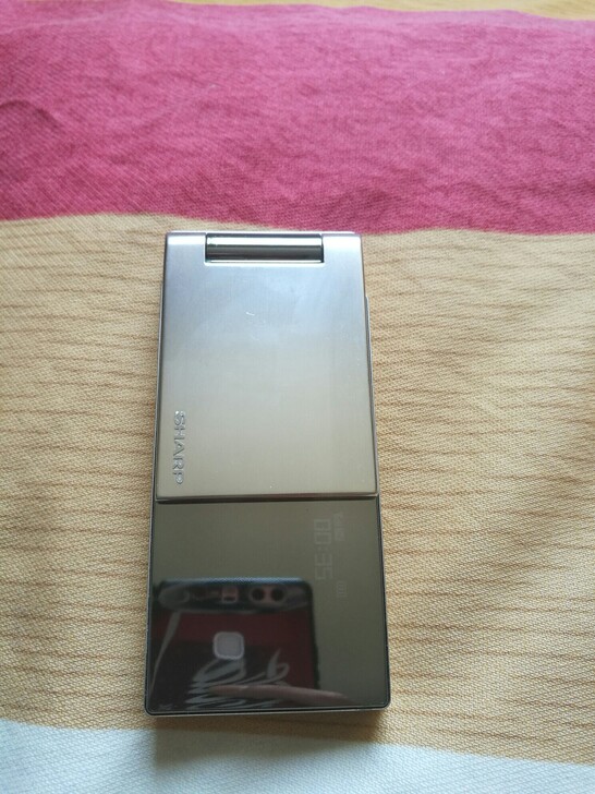 夏普9130白，95新，摄像头上那少个贴片...