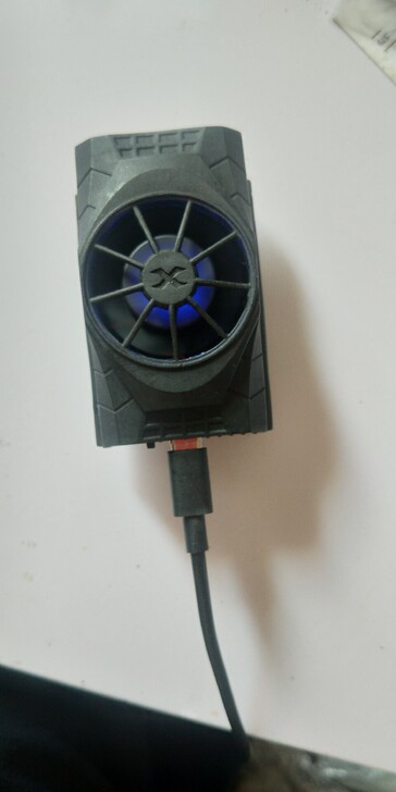 小老弟手机散热器半导体制冷背夹结冰款限量版...