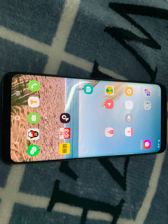 三星GalaxyS9黑色4+128国行。