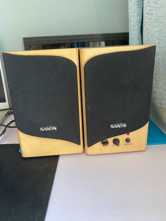 兰欣老式音响，能听，10块钱自取，不包邮，...