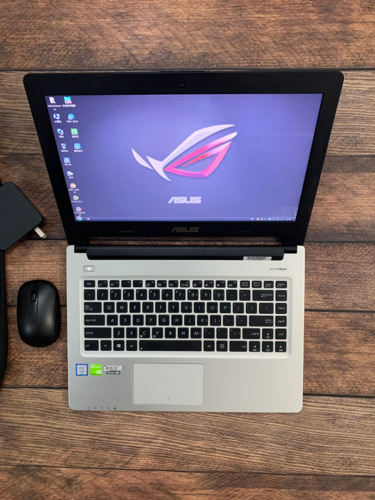 金属超薄ASUS华硕14寸i5笔记本,成色...