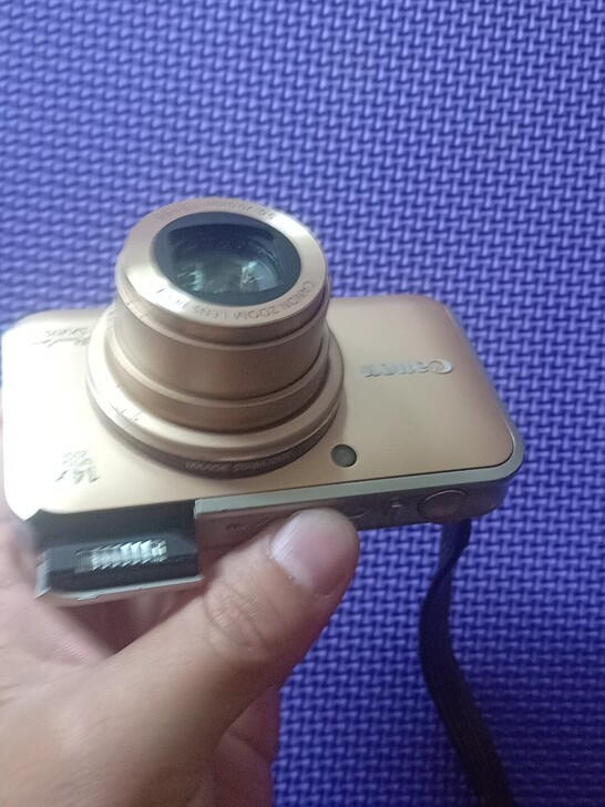 佳能数码相机,型号PC1468开机全好,成...