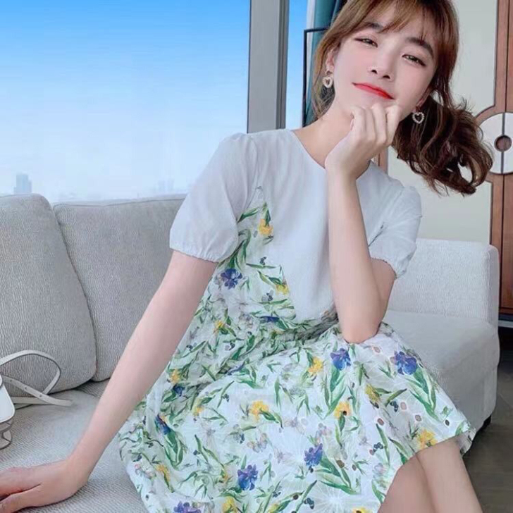 泡泡袖碎花连衣裙女2021夏季新款法式超仙...