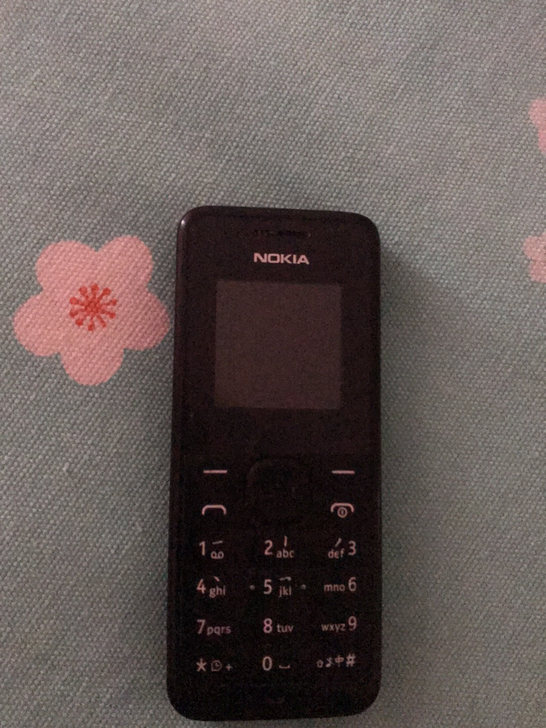 诺基亚老年手机，有需要的拿走