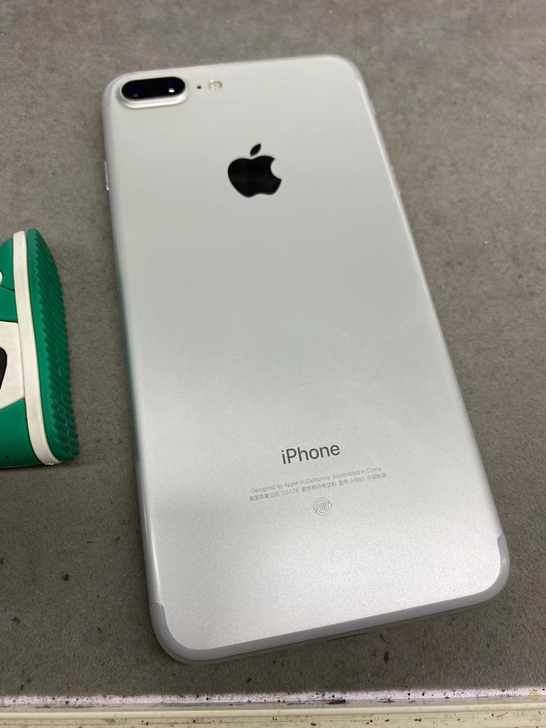 98新苹果大7p国行32g白色,原装二手i...