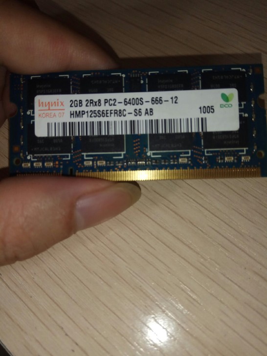 笔记本电脑二代内存2G,只限同城自取,售出...
