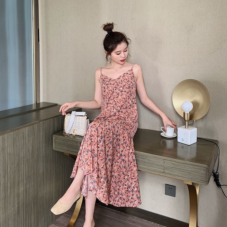 【特价促销】大码碎花吊带连衣裙女2021新...