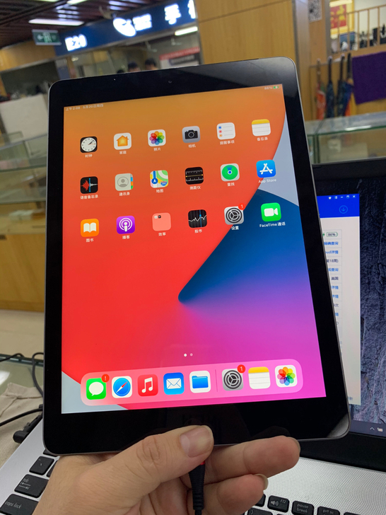 2018款iPad 9.7 32g 插卡...