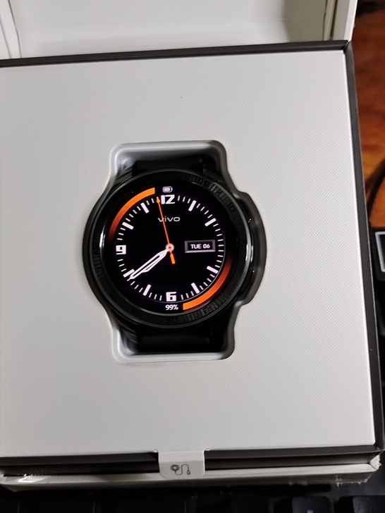 在vivo官网购买的vivo WATCH ...