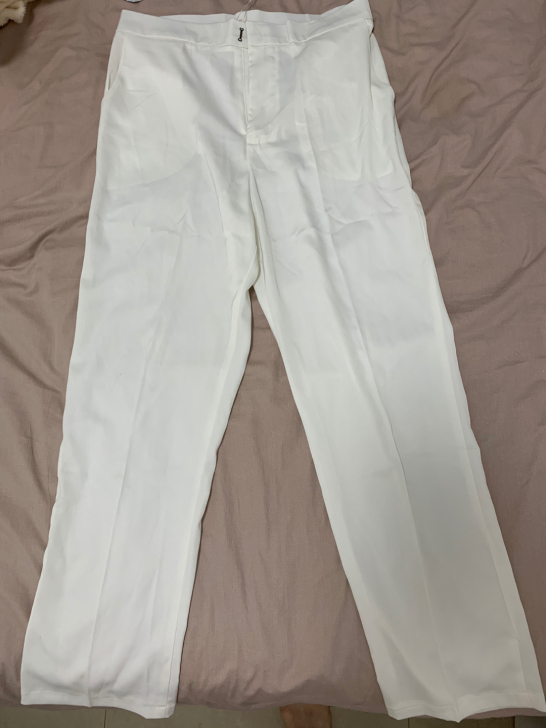 缎面白西裤,腰围74,臀围100,裤长96...