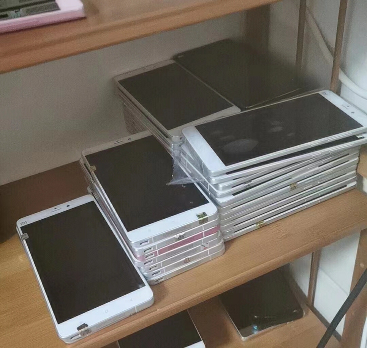 小米note顶配版  64G+4G  带充...
