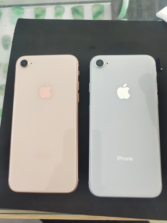 出两台苹果8 64功能正常 一台900