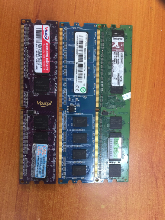 家里几台电脑拆机的内存条,有ddr2代51...