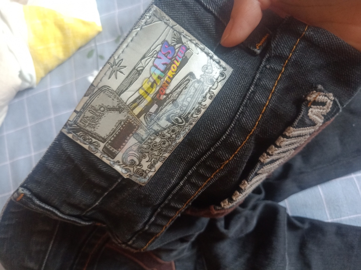 品牌外贸裤子，几乎全新，每件69元，可交换