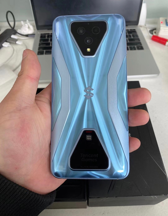 腾讯黑鲨游戏手机3S 12+128G水晶蓝...