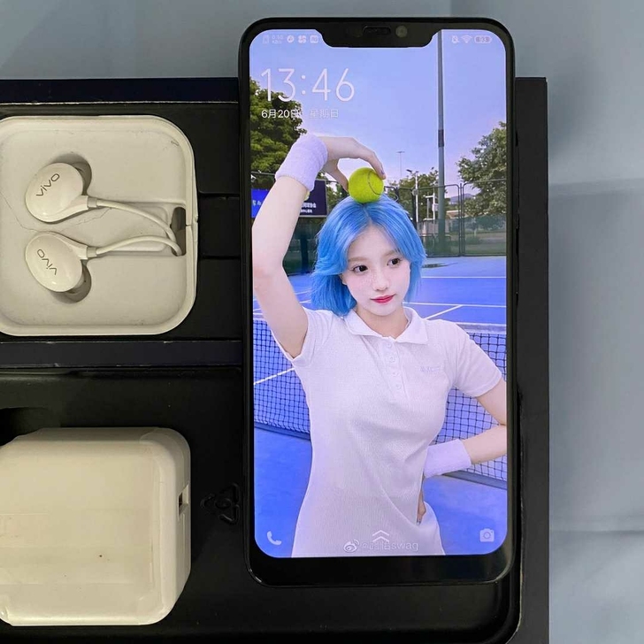 vivo x21。正品高配手机6+运行。用...