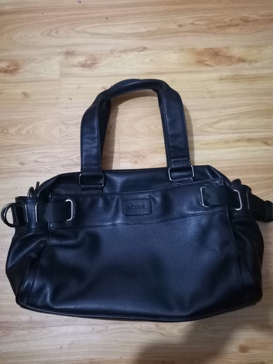 黑色皮面男士背包手提包98新某东158入手...