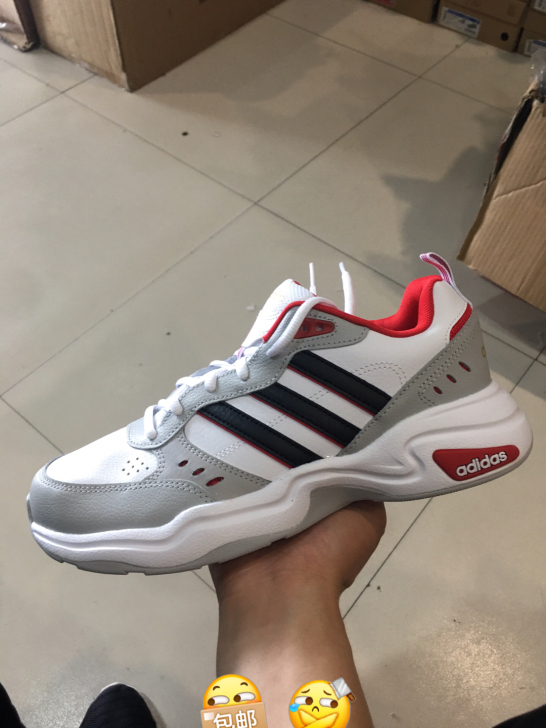 阿迪达斯休闲运动鞋 尺码40/40.5/4...