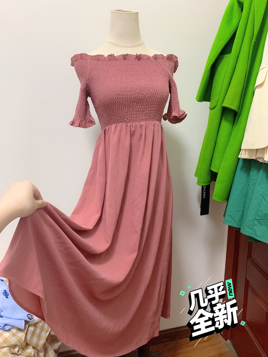 一字肩木耳边连衣裙长裙