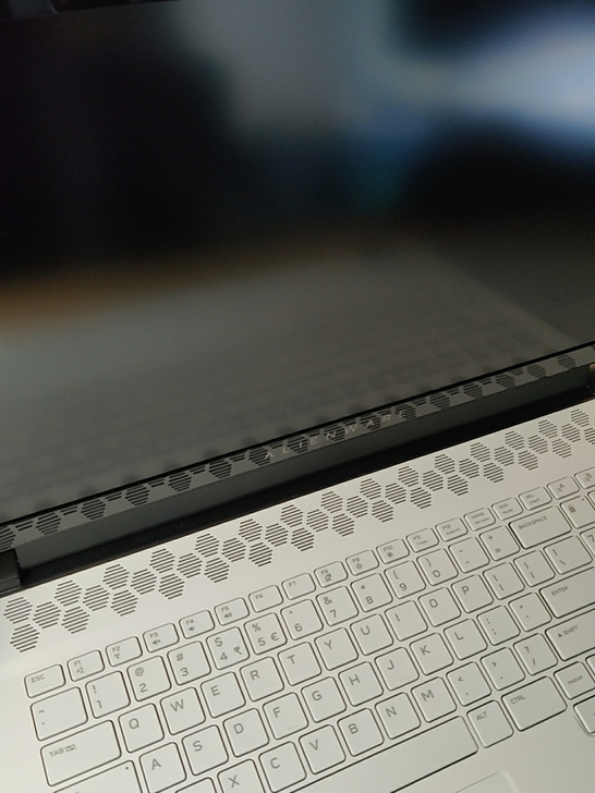 外星人m17r3有需要的来。