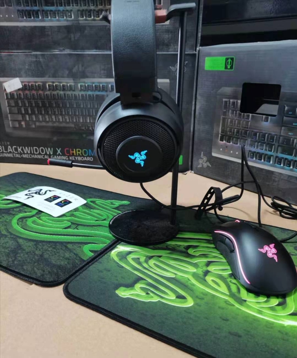 雷蛇北海巨妖v2幻彩RGB幻彩usb接口耳...