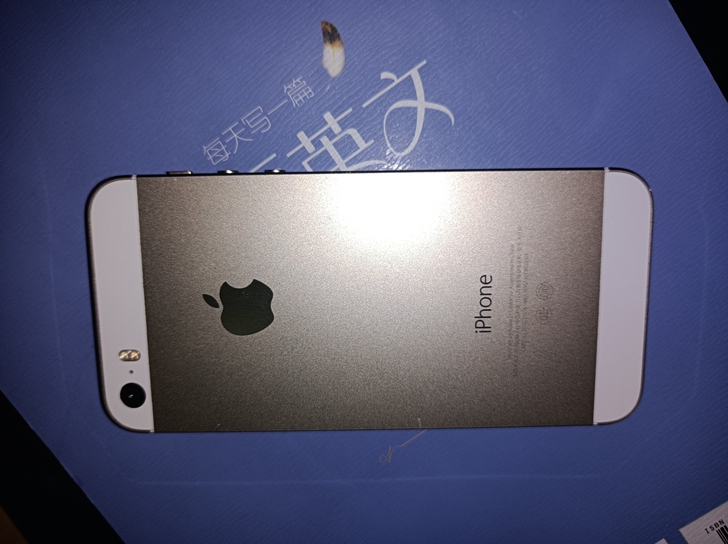 苹果5s    极好的成色无任何划痕磨损，...