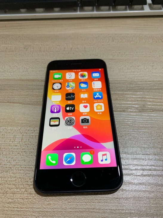 九成新苹果iphone 8国行原装正品64...