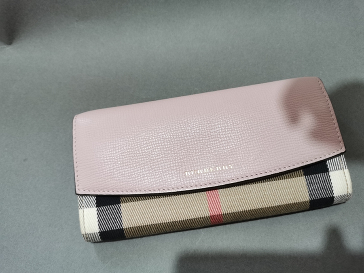 巴宝莉巴博丽Burberry长款钱包 女士...