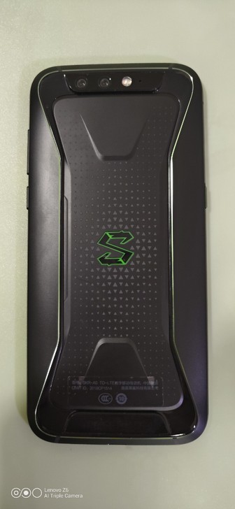 黑鲨1代 6+64G，原装机器边框轻微划痕...