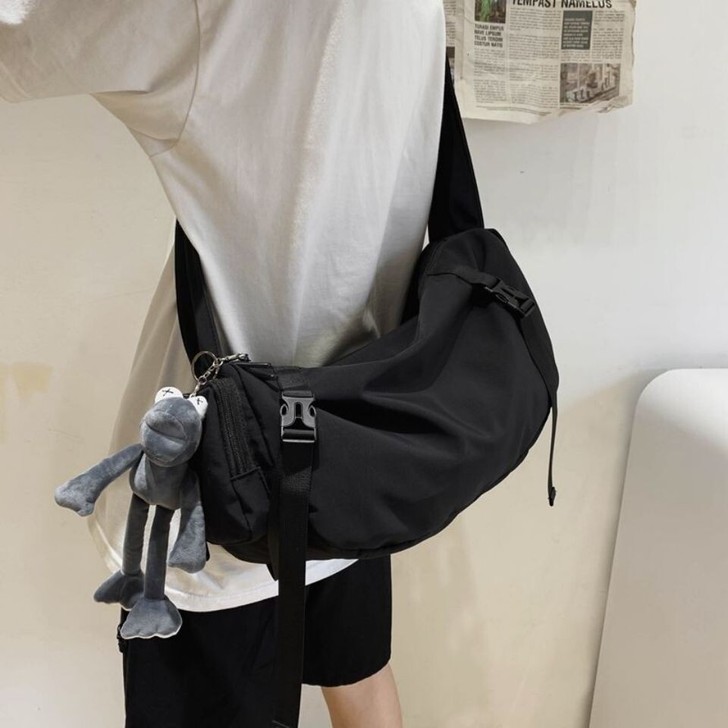 ins日系机能工装包男斜挎包潮牌大容量单肩...
